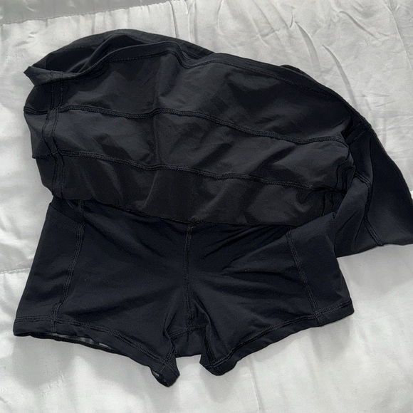 Black lululemon tennis skirt - Picture 6 of 8